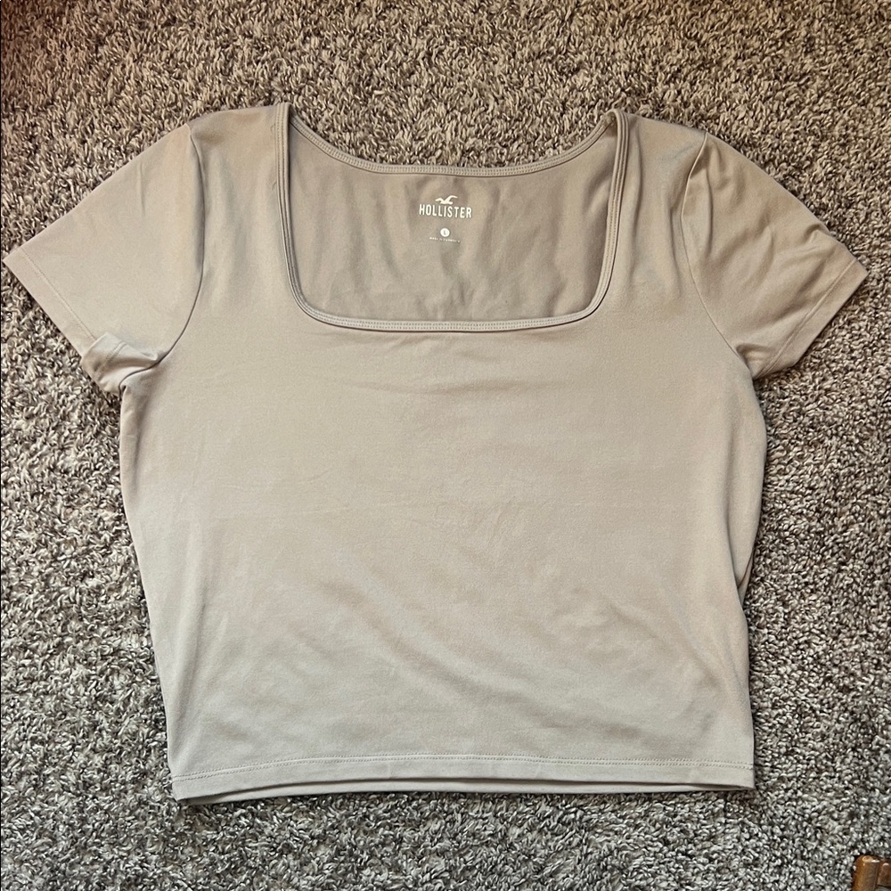 Hollister Women's Light Gray Short Sleeve Tee